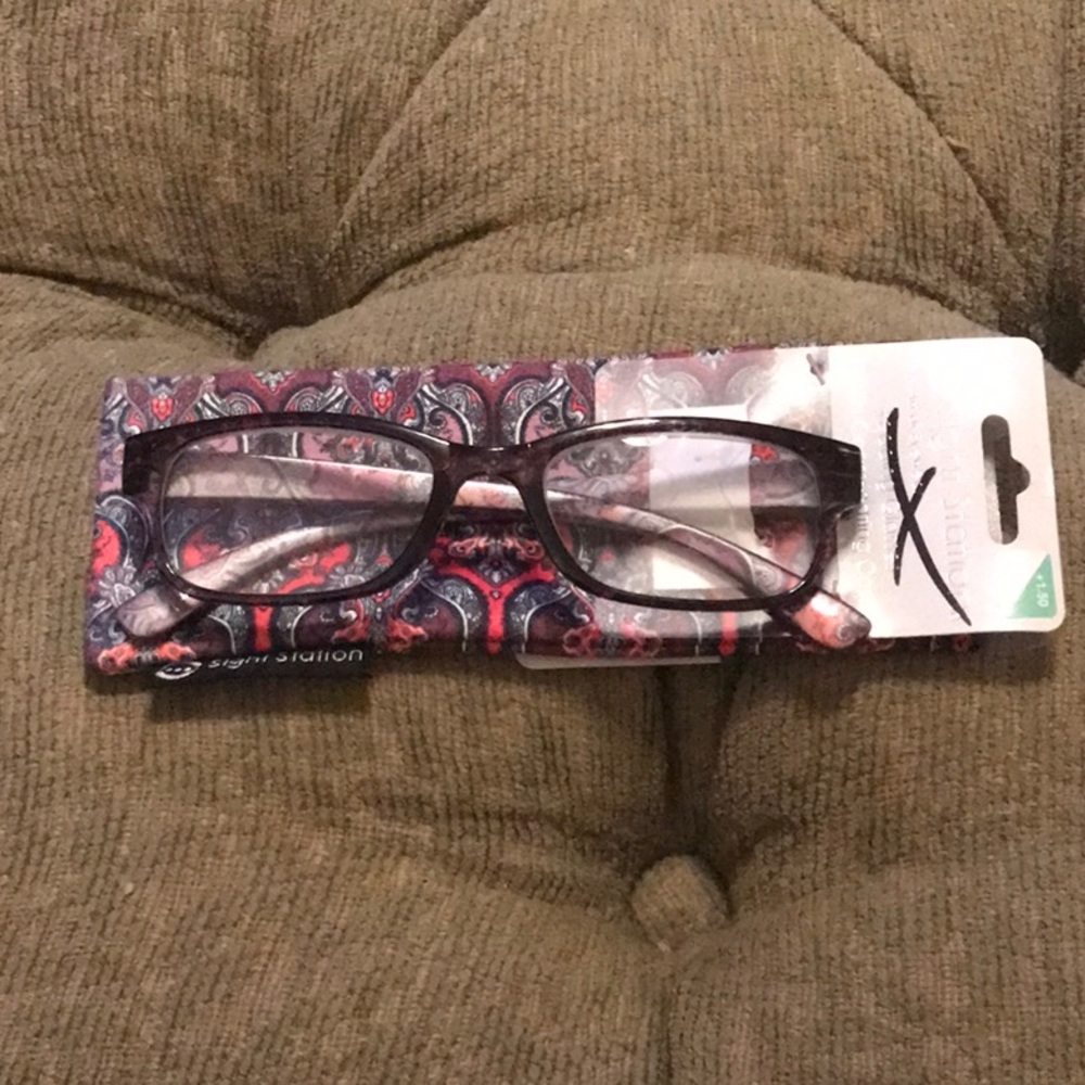 NWT Sight Station reading glasses & matching case.